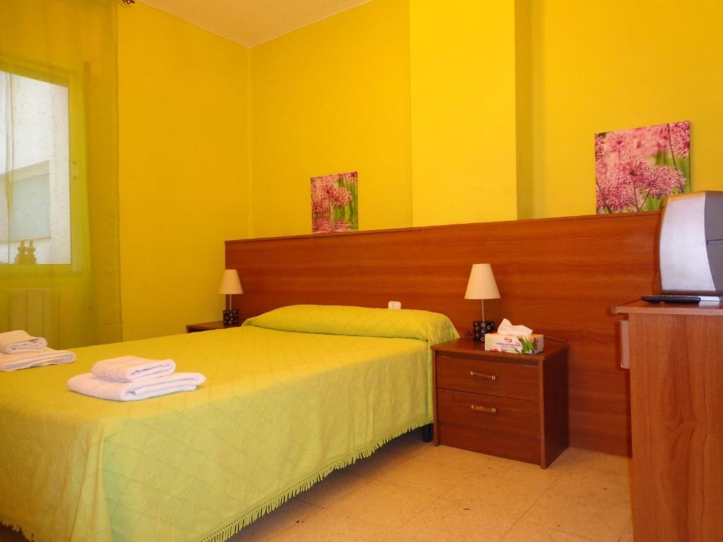 Hotel Pension Mode Lleida Ruang foto